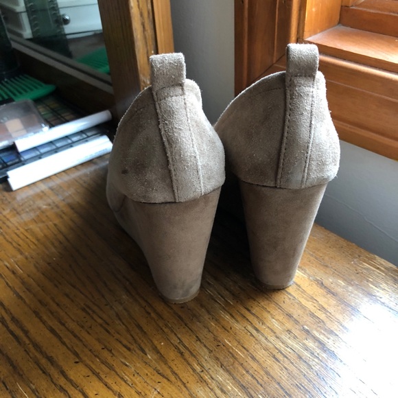 Aldo Taupe Suede Wedge Heel - Picture 4 of 8